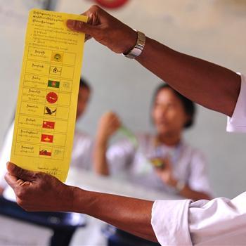 Schijnverkiezingen in Myanmar